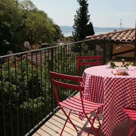 Relax In Piazzetta Casa E Appartamento Per Vacanze Trevignano Romano Δωμάτιο φωτογραφία
